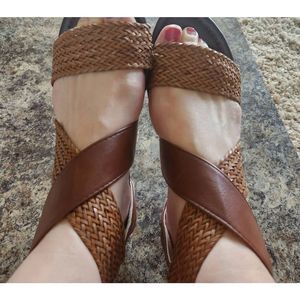 🛍NWOT SANDLES, FLATS